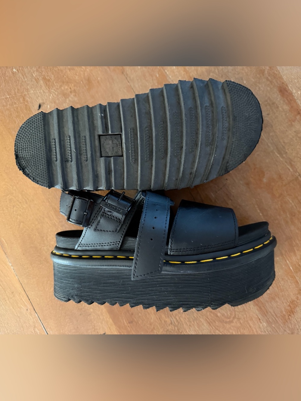 Dr. Martens Voss Quad Platform Sandals – Black | Size 7 - Picture 3 of 4